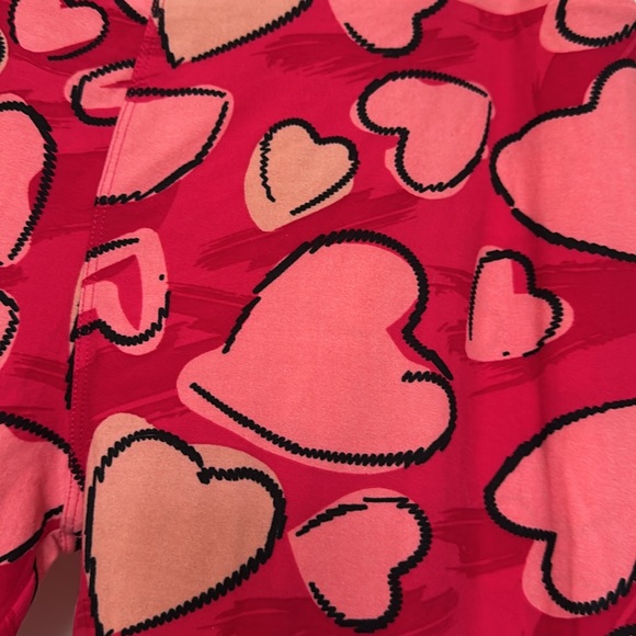 Lularoe Hearts Leggings. Size Tall and Curvy - Picture 2 of 4
